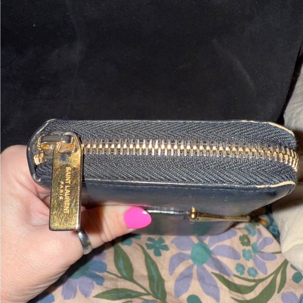 Saint Laurent Y-Ligne leather clutch in black with gold hardware  Pretty! - Picture 5 of 12